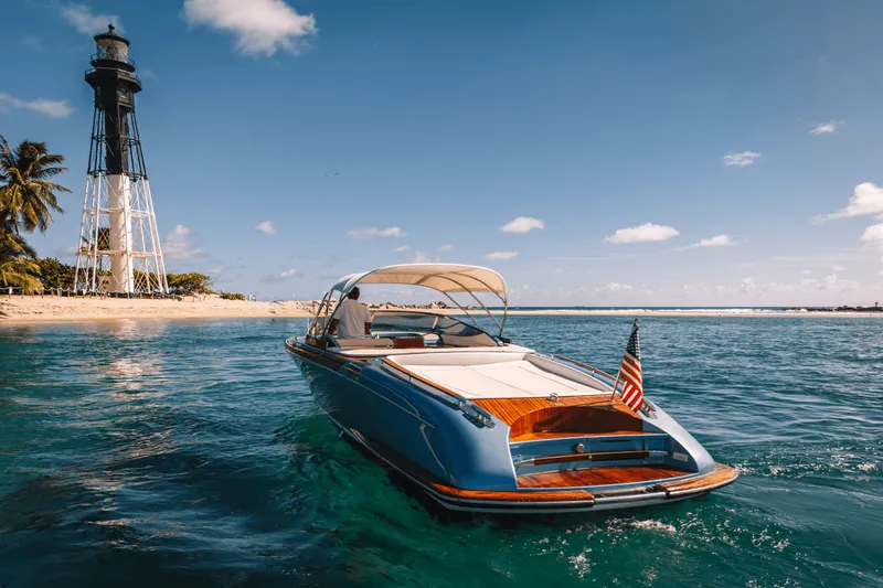 Slide: The Image of Riva 33 AQUARIVA SPORT 2012 - 6