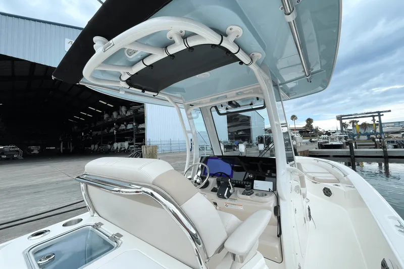 Slide: The Image of Boston Whaler 280 Dauntless 2026 - 11