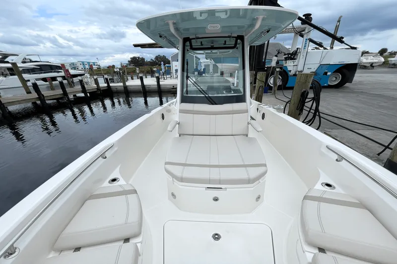 Slide: The Image of Boston Whaler 280 Dauntless 2026 - 18