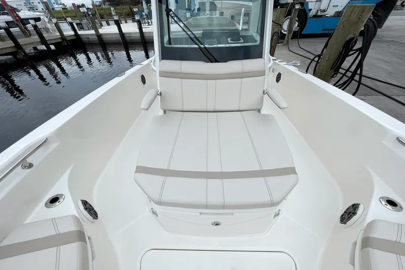 Slide: The Image of Boston Whaler 280 Dauntless 2026 - 19