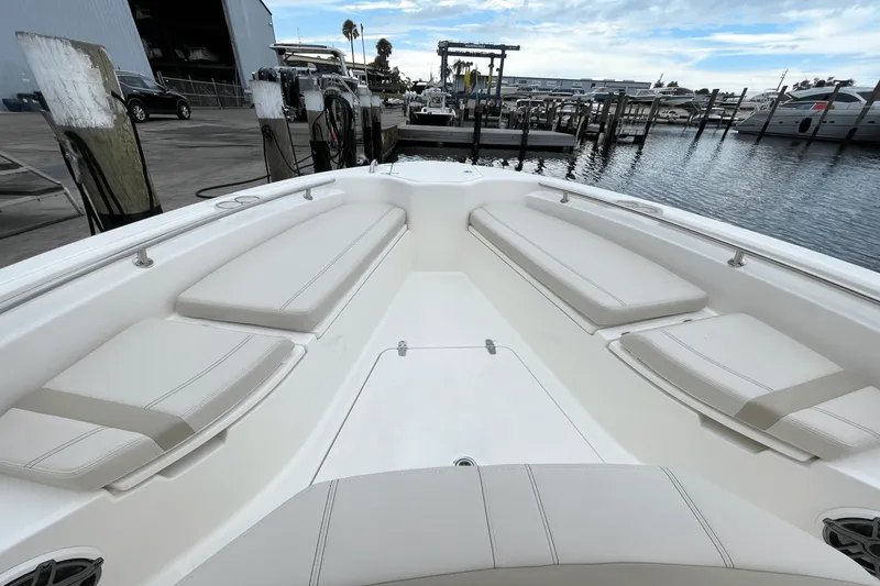 Slide: The Image of Boston Whaler 280 Dauntless 2026 - 22