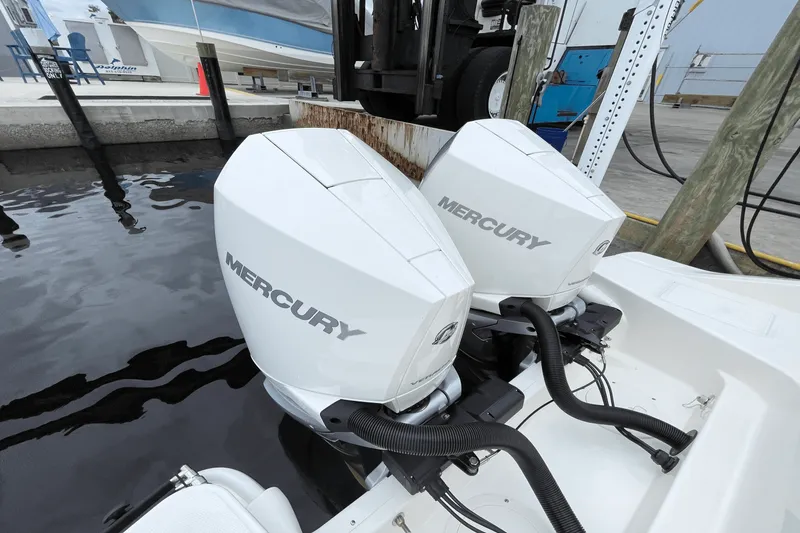 Slide: The Image of Boston Whaler 280 Dauntless 2026 - 28