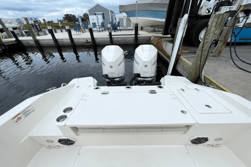 Slide: The Image of Boston Whaler 280 Dauntless 2026 - 3