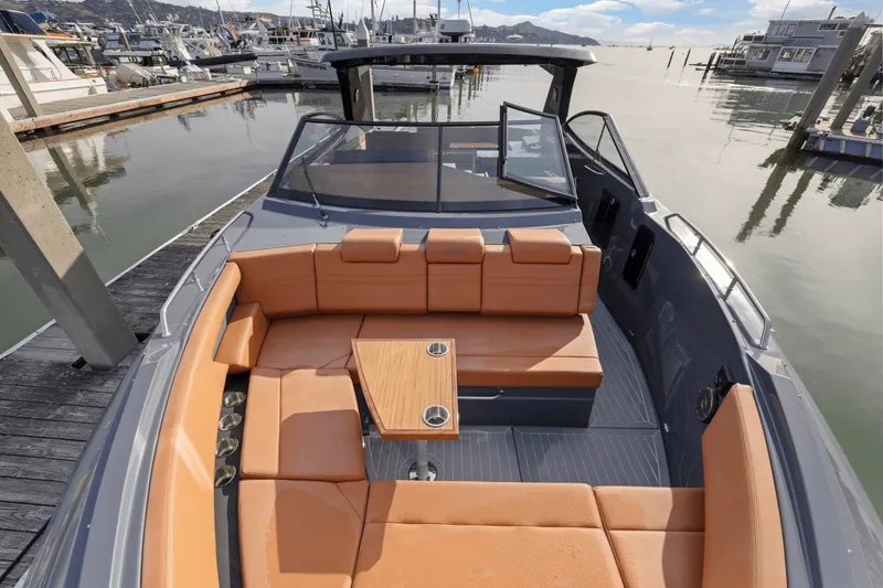 Slide: The Image of Cruisers 38 GLS 2022 - 22