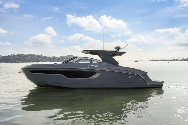Slide: The Image of Cruisers 38 GLS 2022 - 52