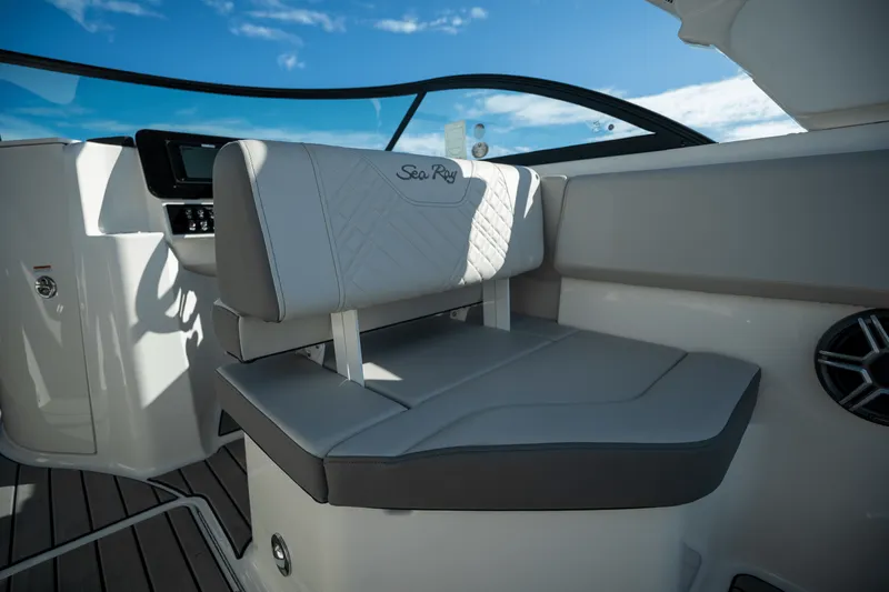 Slide: The Image of Sea Ray SDX 230 Outboard 2026 - 12