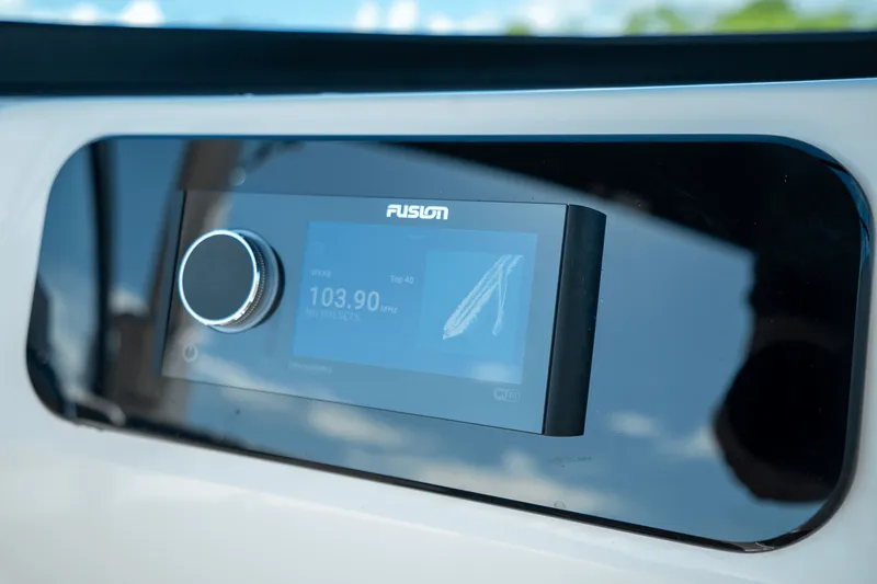 Slide: The Image of Sea Ray SDX 230 Outboard 2026 - 15