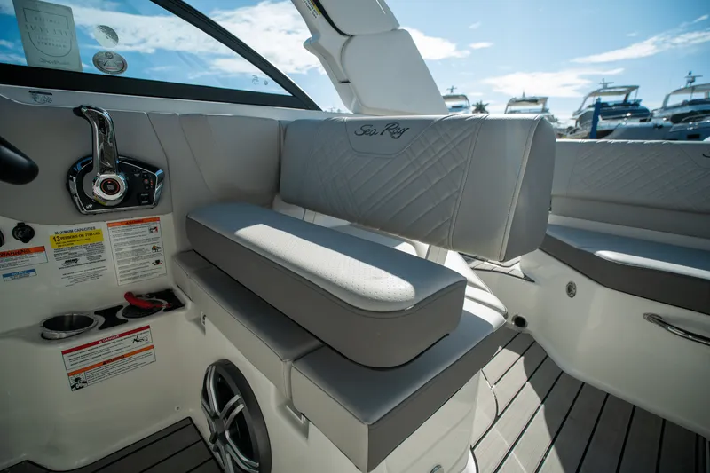 Slide: The Image of Sea Ray SDX 230 Outboard 2026 - 17