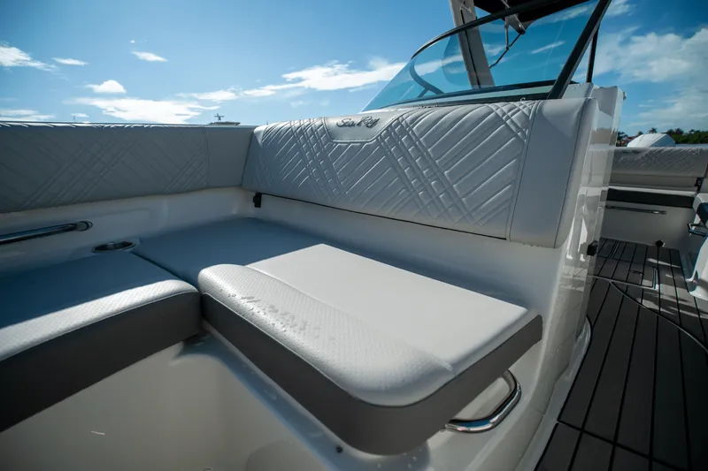 Slide: The Image of Sea Ray SDX 230 Outboard 2026 - 21