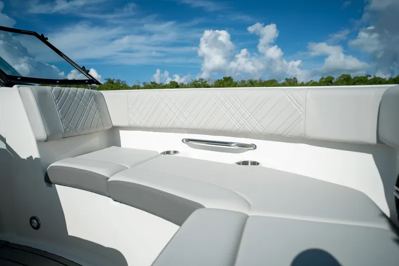 Slide: The Image of Sea Ray SDX 230 Outboard 2026 - 22