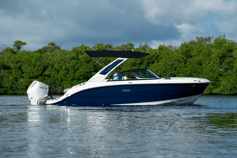 Slide: The Image of Sea Ray SDX 230 Outboard 2026 - 28