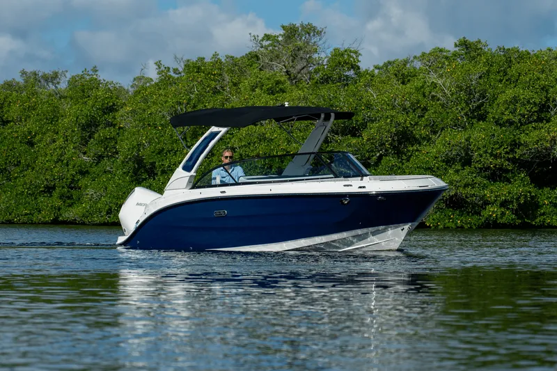Slide: The Image of Sea Ray SDX 230 Outboard 2026 - 29