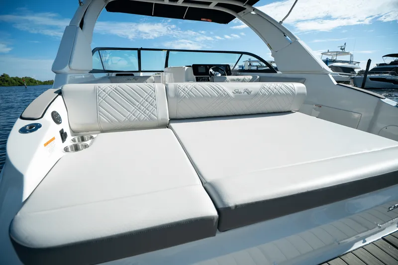 Slide: The Image of Sea Ray SDX 230 Outboard 2026 - 5