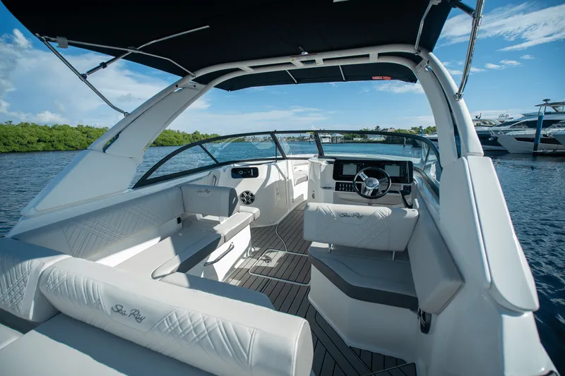 Slide: The Image of Sea Ray SDX 230 Outboard 2026 - 7