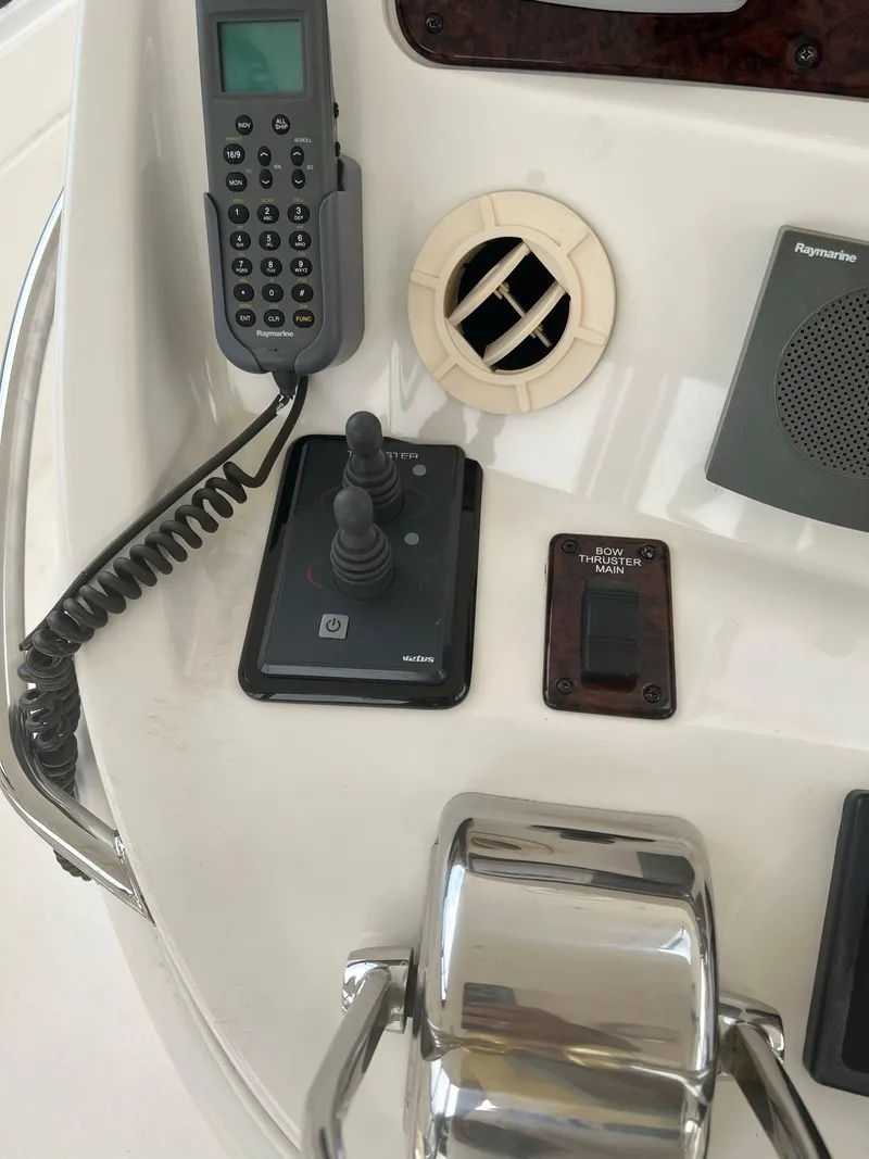 Slide: The Image of Sea Ray 480 Sedan Bridge 2003 - 55