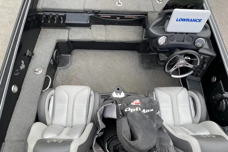 Slide: The Image of 2018 Phoenix 21 boat interior with Lowrance electronics and OptiMax gear. - 10