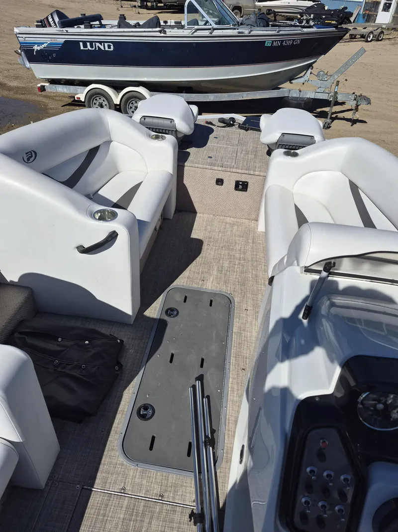 Slide: The Image of Prince Craft VENTURA 192WAK 2019 - 1