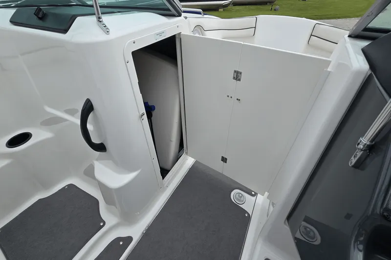 Slide: The Image of Yamaha 210SX 2013 - 12