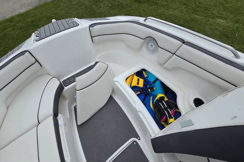 Slide: The Image of Yamaha 210SX 2013 - 14