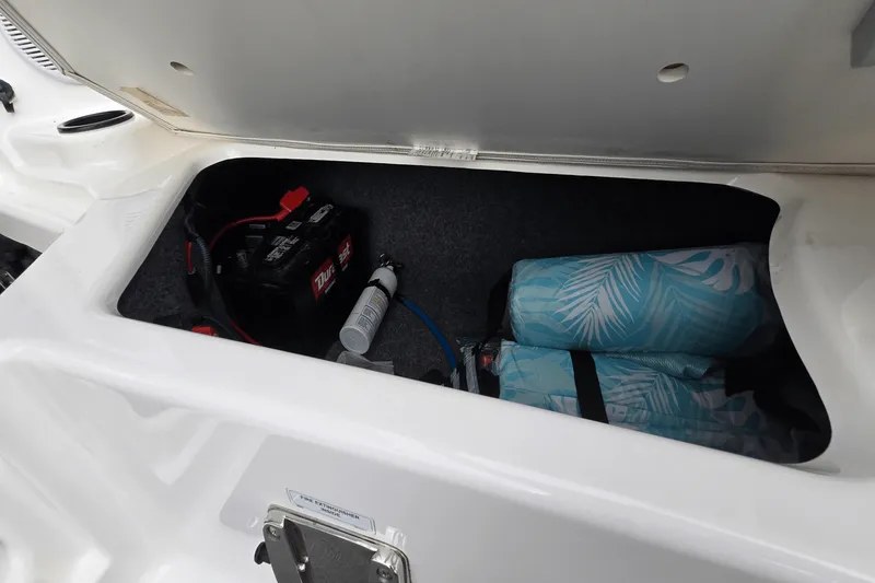 Slide: The Image of Yamaha 210SX 2013 - 16