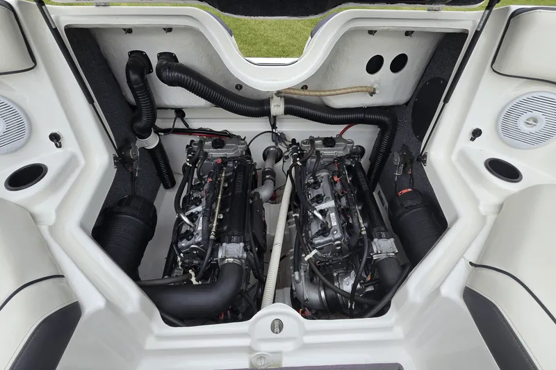 Slide: The Image of Yamaha 210SX 2013 - 17