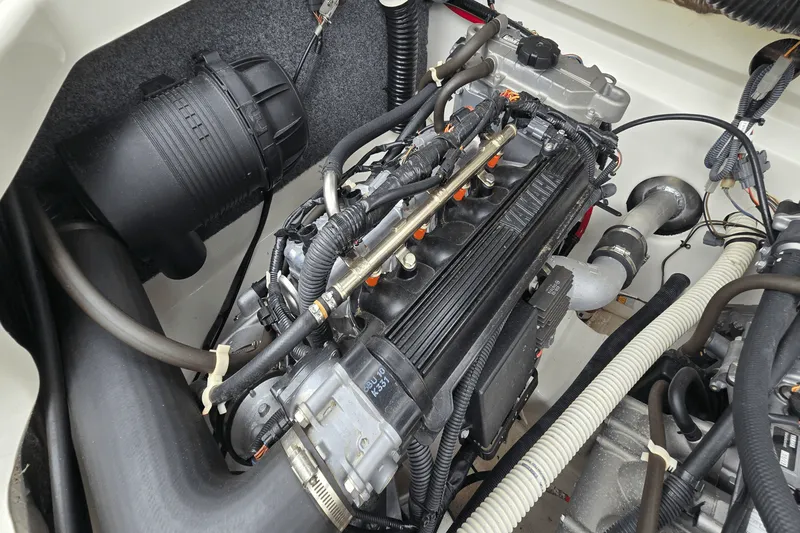 Slide: The Image of Yamaha 210SX 2013 - 18