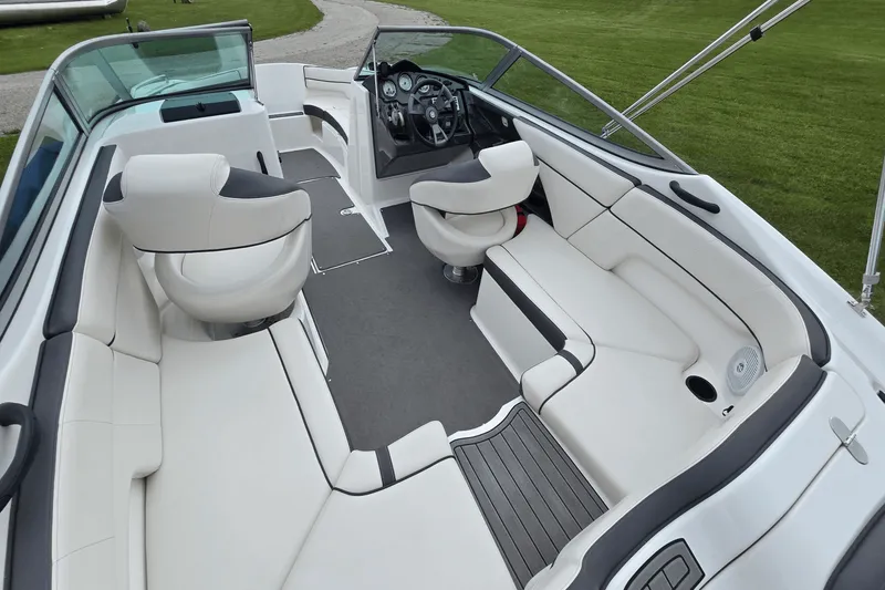 Slide: The Image of Yamaha 210SX 2013 - 5