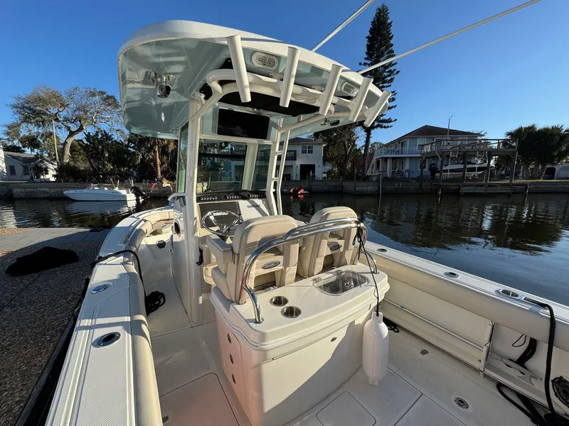 Slide: The Image of Boston whaler 250 Outrage 2023 - 15