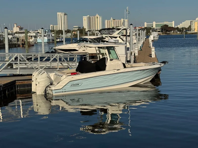 Slide: The Image of Boston whaler 250 Outrage 2023 - 2