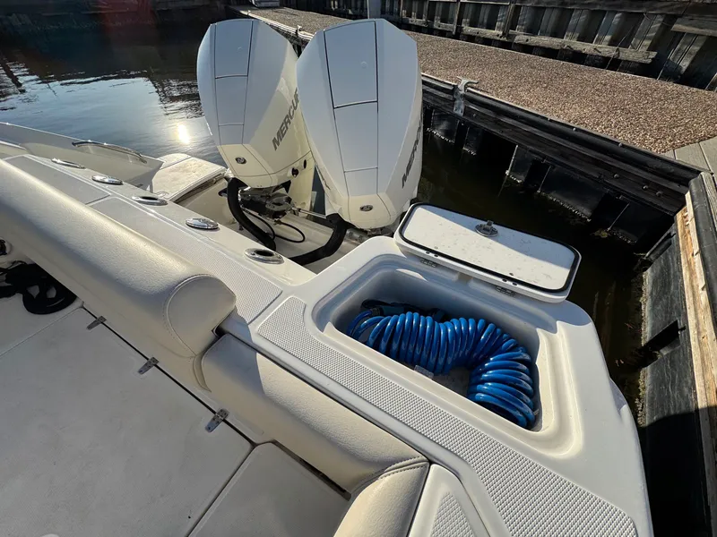 Slide: The Image of Boston whaler 250 Outrage 2023 - 20