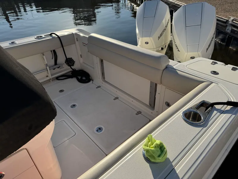 Slide: The Image of Boston whaler 250 Outrage 2023 - 24