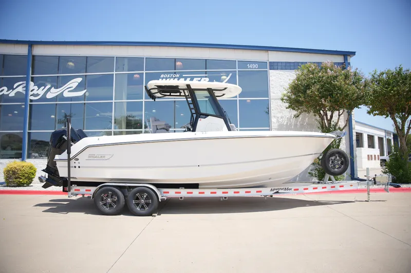 The Image of Boston Whaler 250 Outrage 2027 - 0