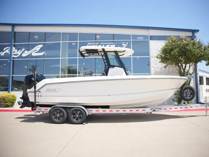 The Image of Boston Whaler 250 Outrage 2027 - 0