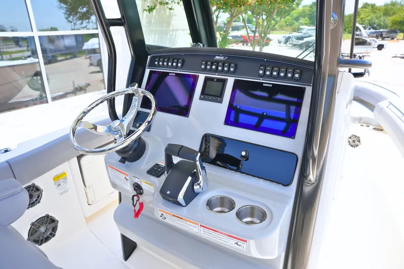 Slide: The Image of Boston Whaler 250 Outrage 2027 - 21