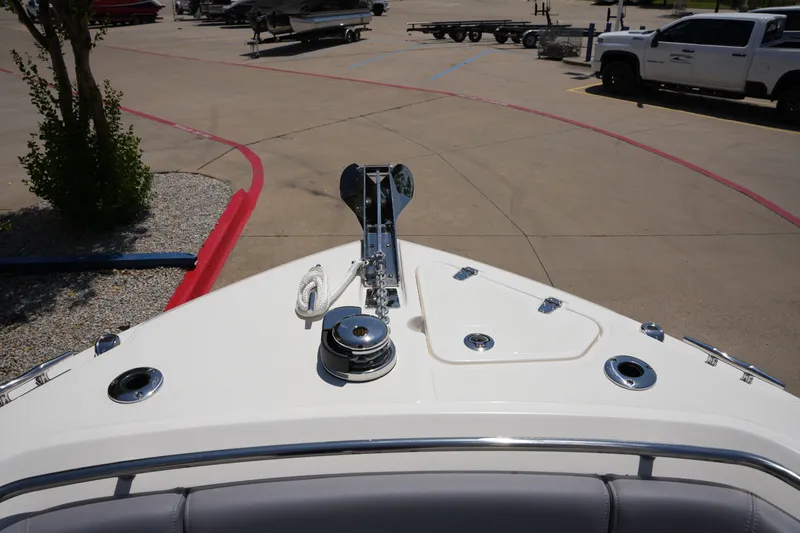 Slide: The Image of Boston Whaler 250 Outrage 2027 - 38