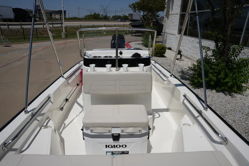 Slide: The Image of Boston Whaler 150 Montauk 2026 - 20