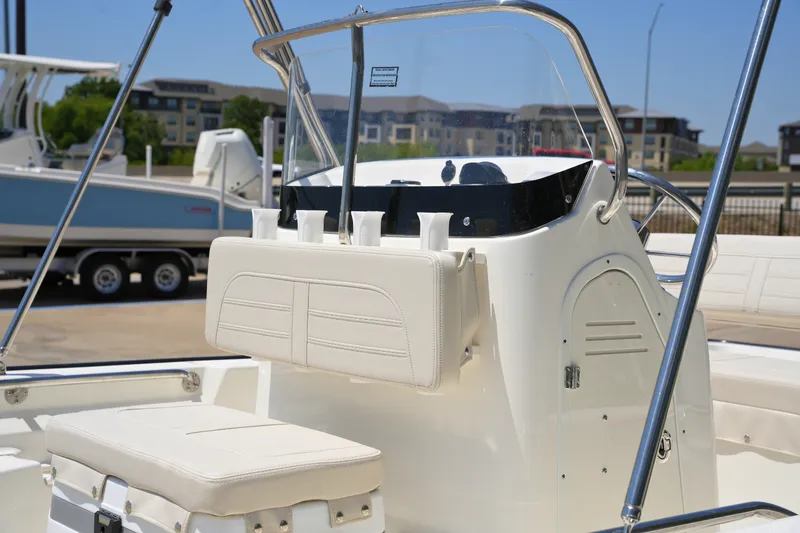 Slide: The Image of Boston Whaler 150 Montauk 2026 - 18