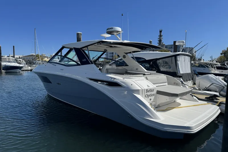 Slide: The Image of Sea Ray 320 SUNDANCER 2023 - 0