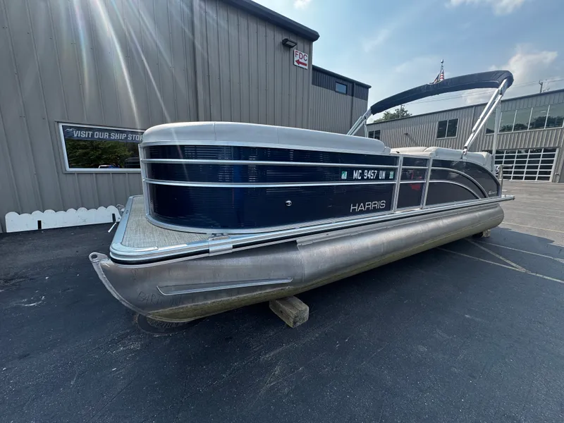 Slide: The Image of Harris 230 CRUISER 2021 - 4
