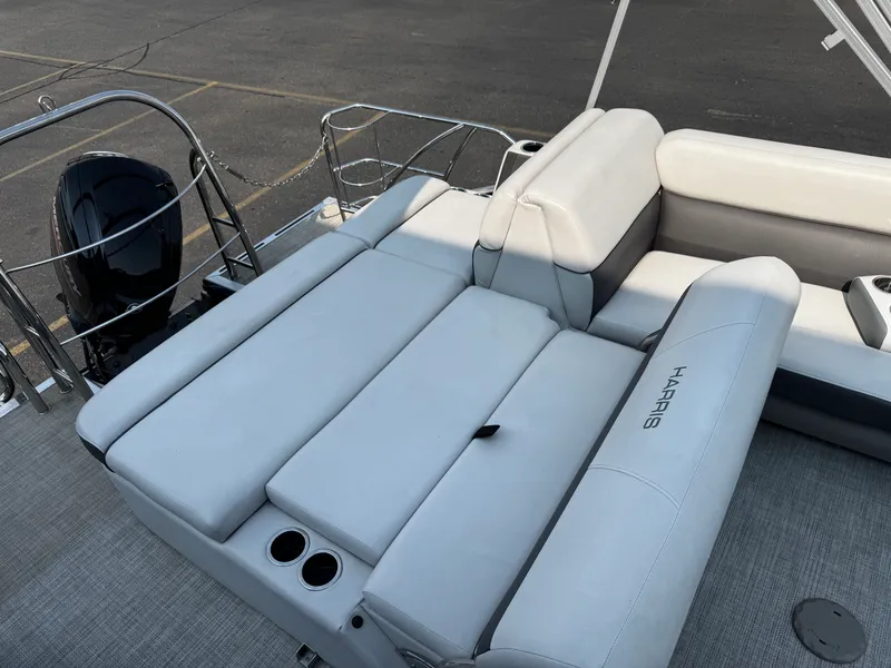 Slide: The Image of Harris 230 CRUISER 2021 - 21
