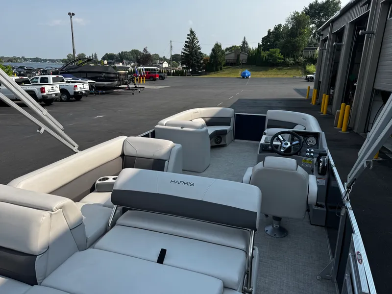 Slide: The Image of Harris 230 CRUISER 2021 - 20