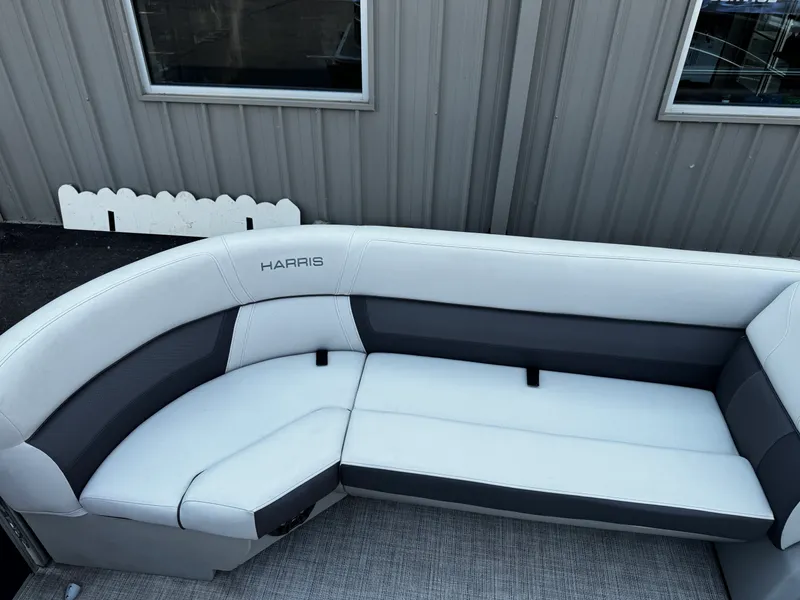 Slide: The Image of Harris 230 CRUISER 2021 - 11