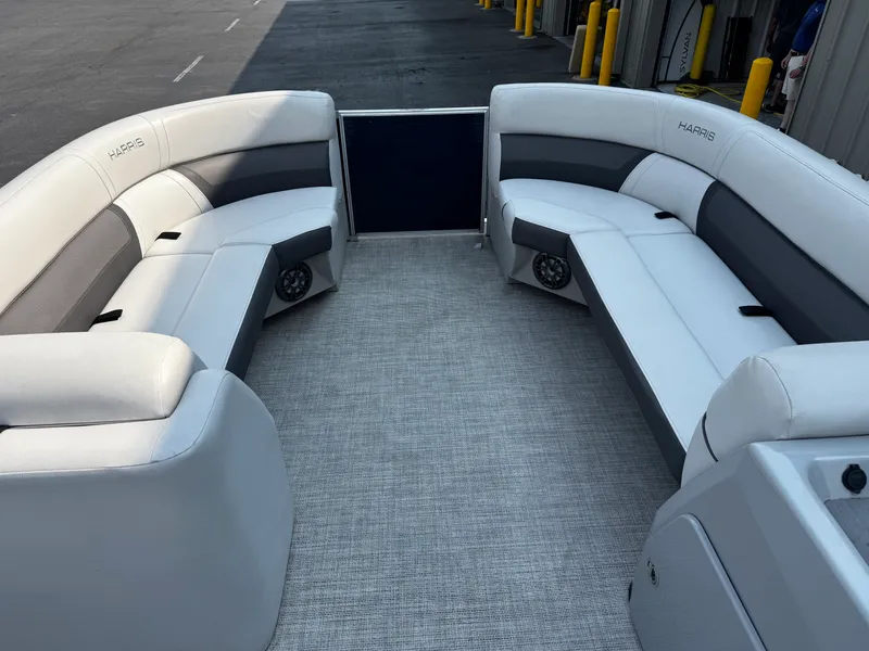 Slide: The Image of Harris 230 CRUISER 2021 - 10