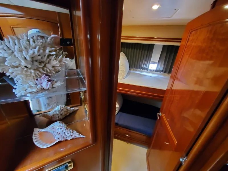 Slide: The Image of Carver 570 Voyager Pilothouse 2003 - 50