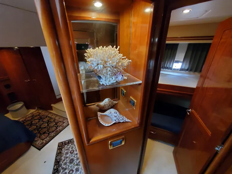 Slide: The Image of Carver 570 Voyager Pilothouse 2003 - 51