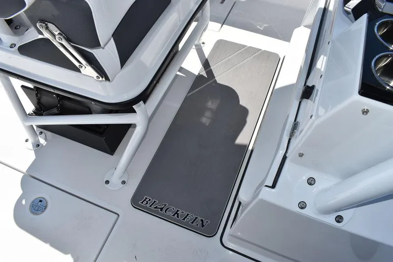 Slide: The Image of Blackfin 252 CC 2023 - 55