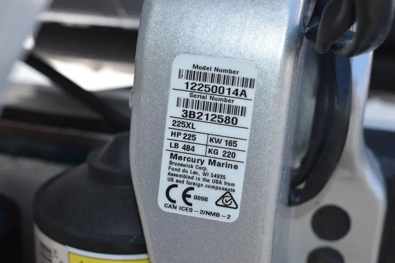 Slide: The Image of Blackfin 252 CC 2023 - 60