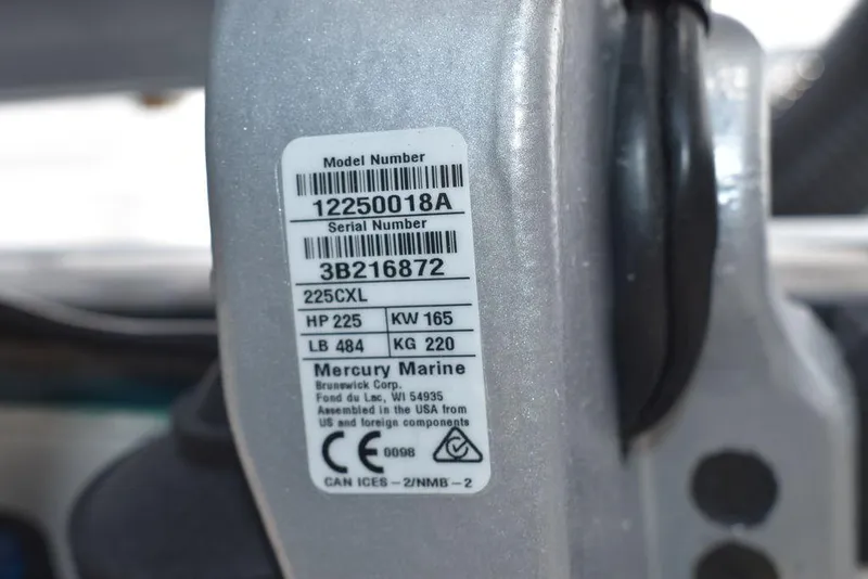 Slide: The Image of Blackfin 252 CC 2023 - 61