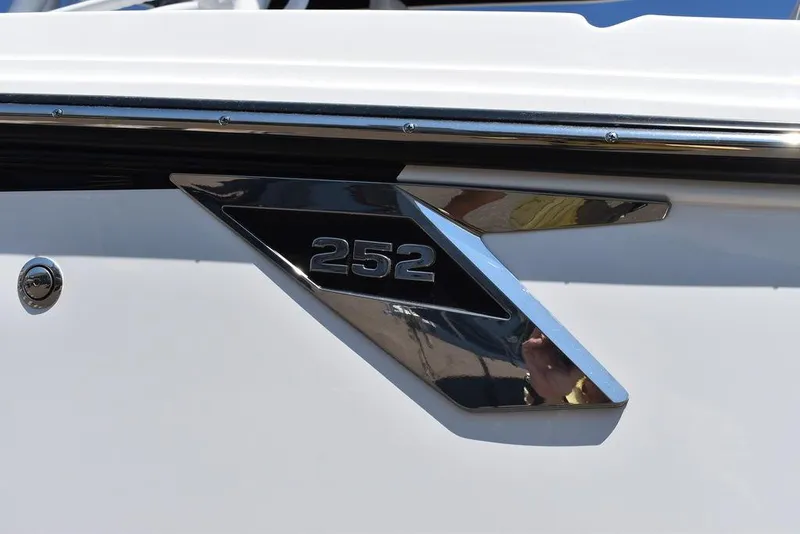 Slide: The Image of Blackfin 252 CC 2023 - 62