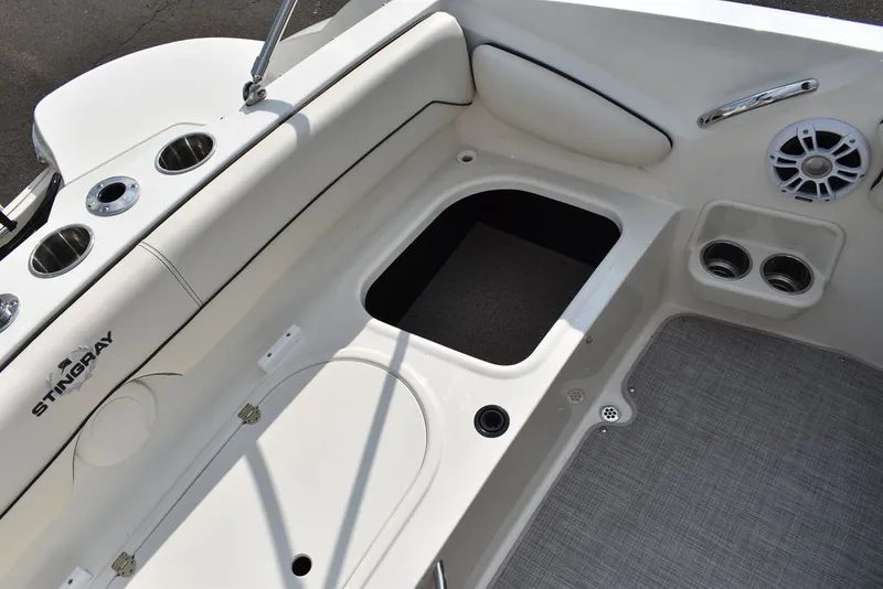 Slide: The Image of Stingray 201DC 2024 - 20